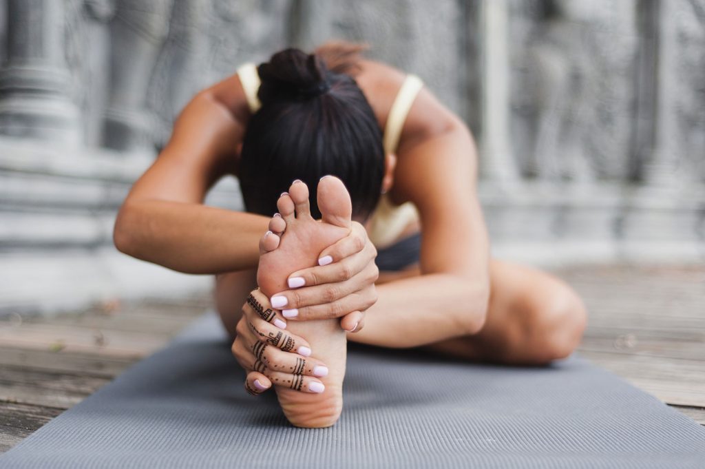 These Simple Yoga Exercises Can Help Heal Plantar Fasciitis YOGA PRACTICE