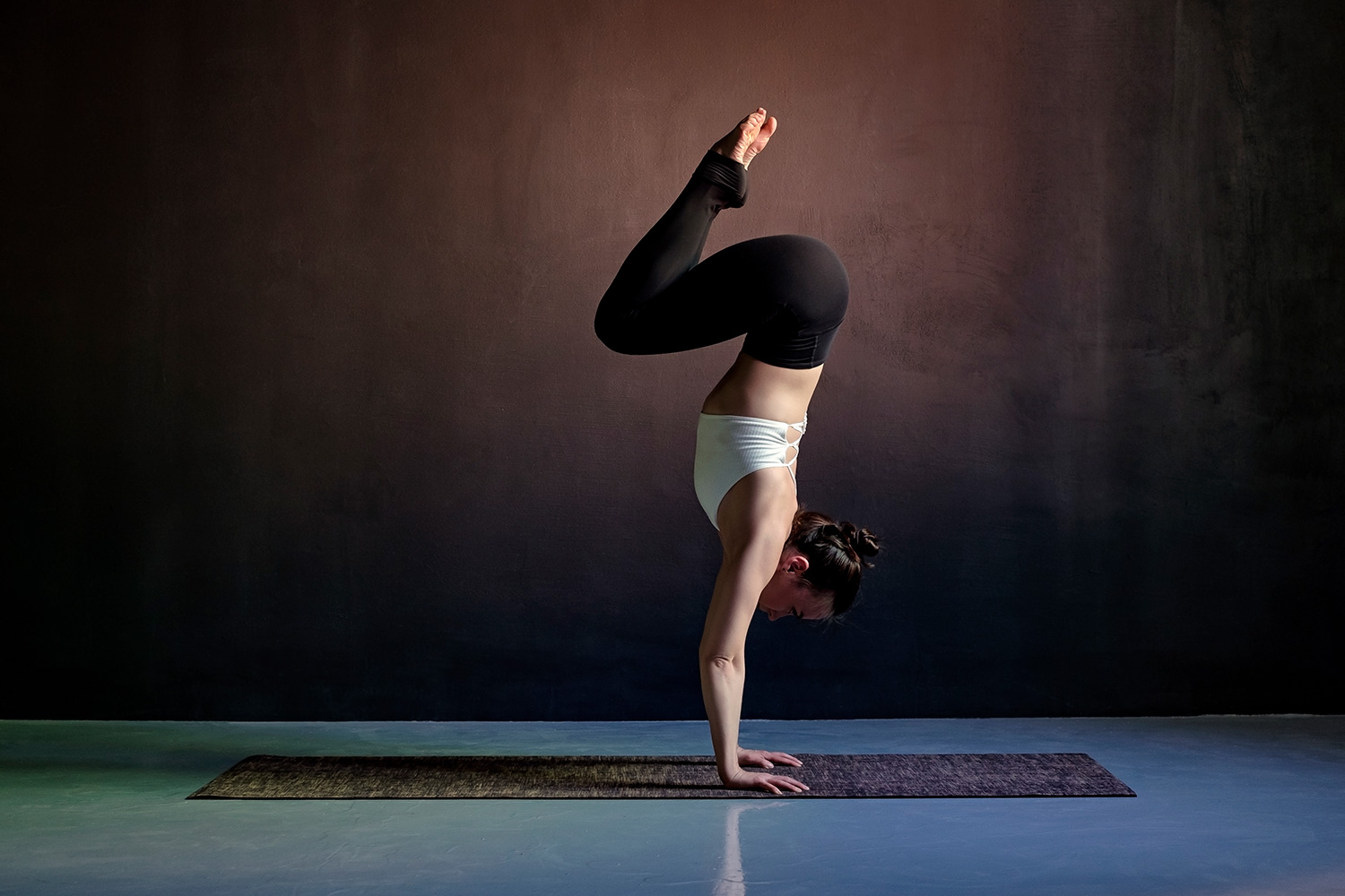 Vinyasa Yoga: Here's All You Need to Know –