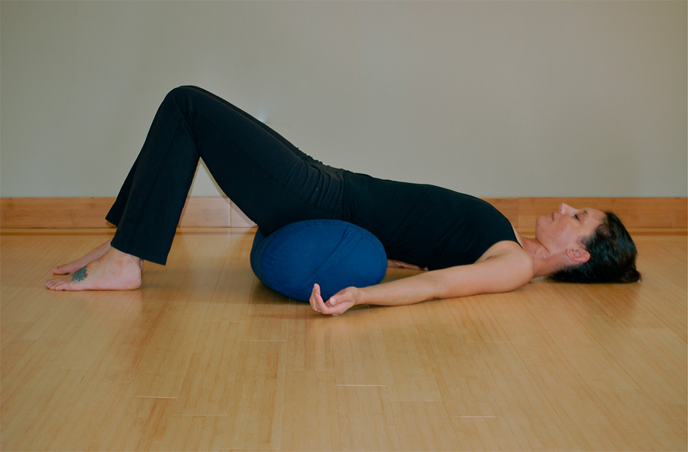 Unlock Deeper Relaxation & Alignment: Benefits of a Yoga Bolster.
