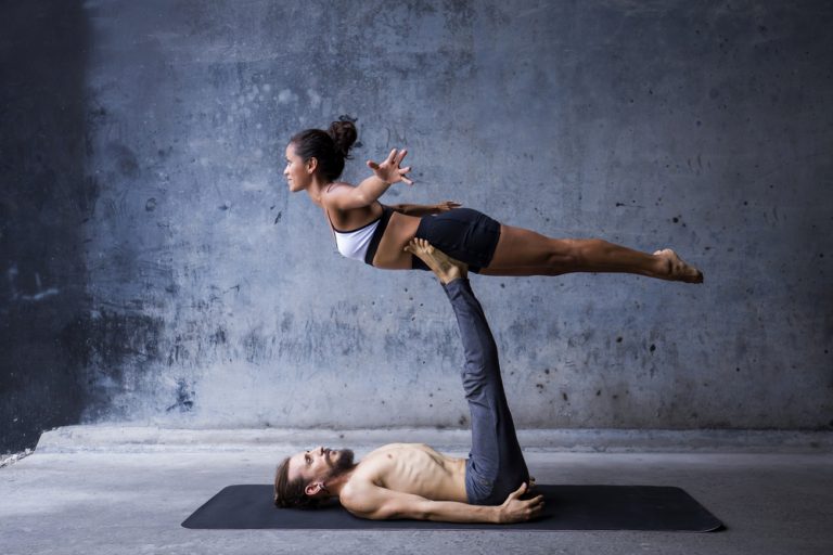 10 Beginner AcroYoga Poses - YOGA PRACTICE