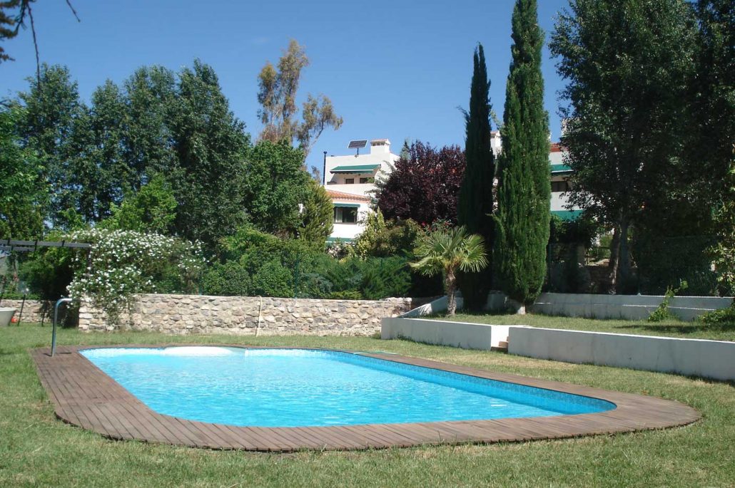 Granada-venue-pool-1030x685