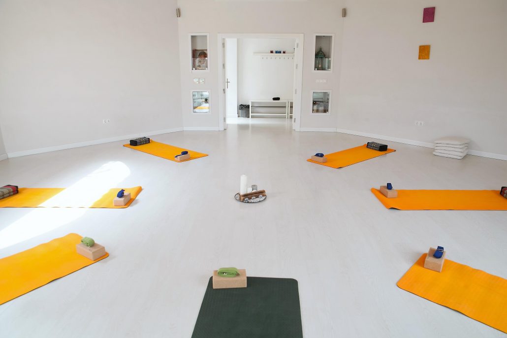 yoga-shala-6-Granada-Lucia-Yoga-Retreat-Center-1030x687