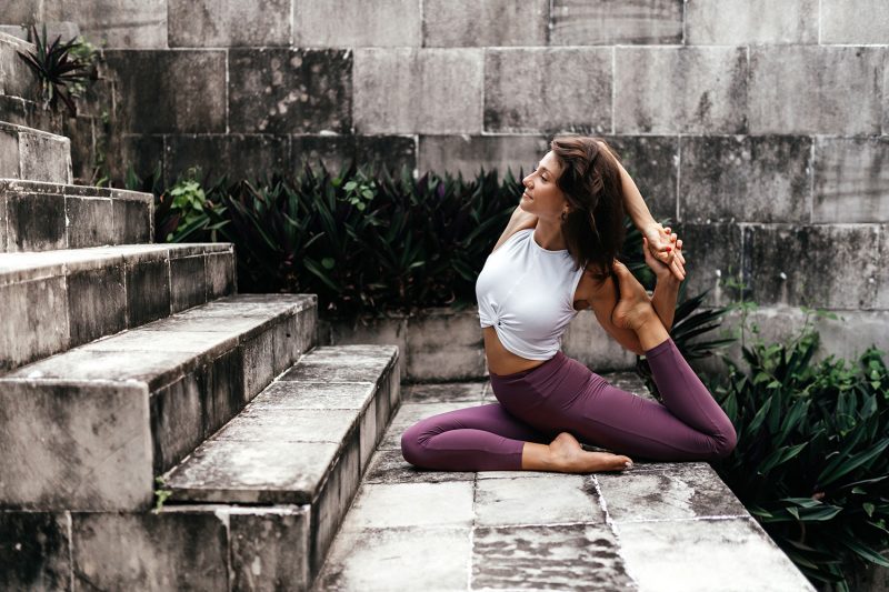 10 Best Yoga Teacher Trainings in Rishikesh 2020 - YOGA PRACTICE