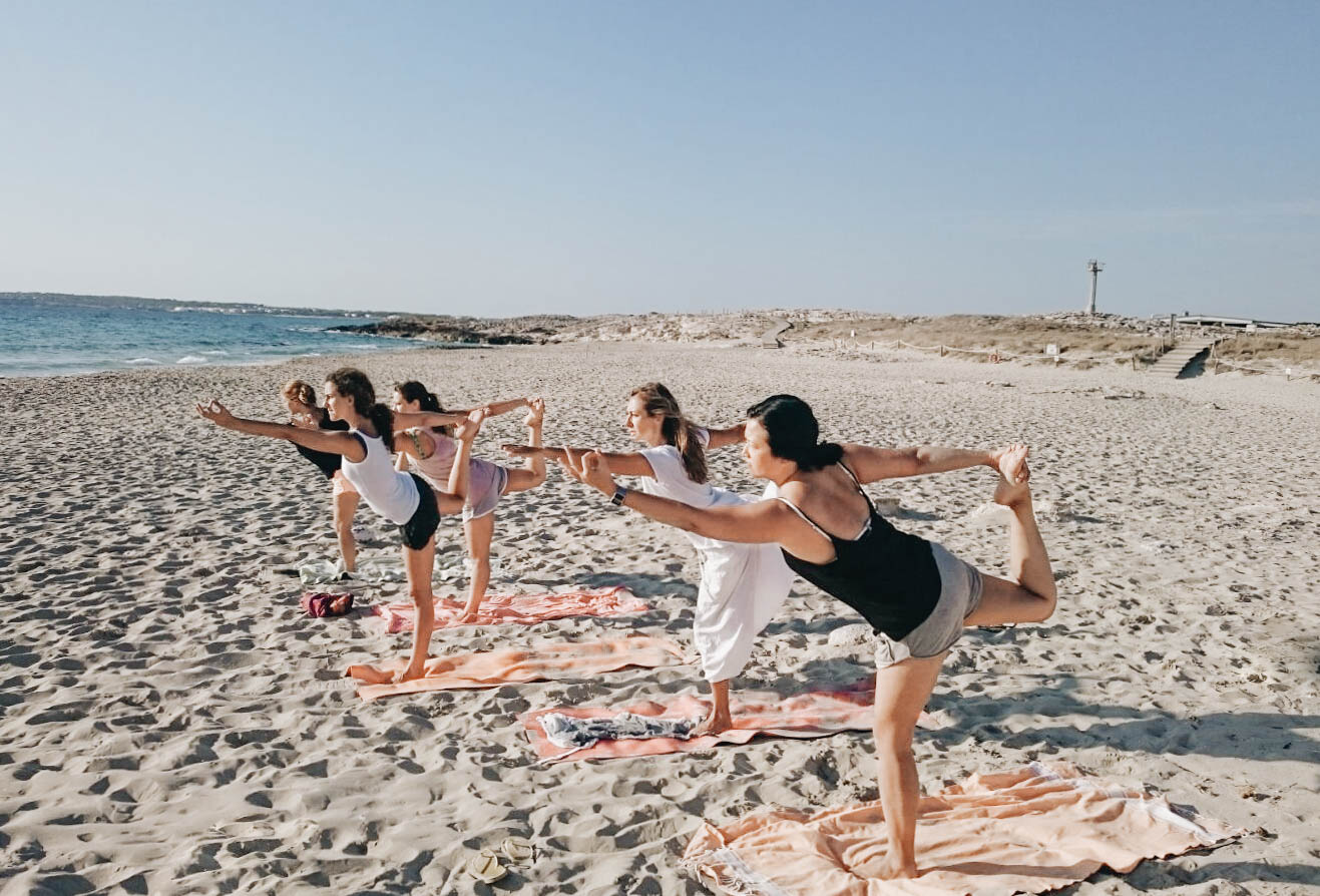Yoga-@beaches.-8