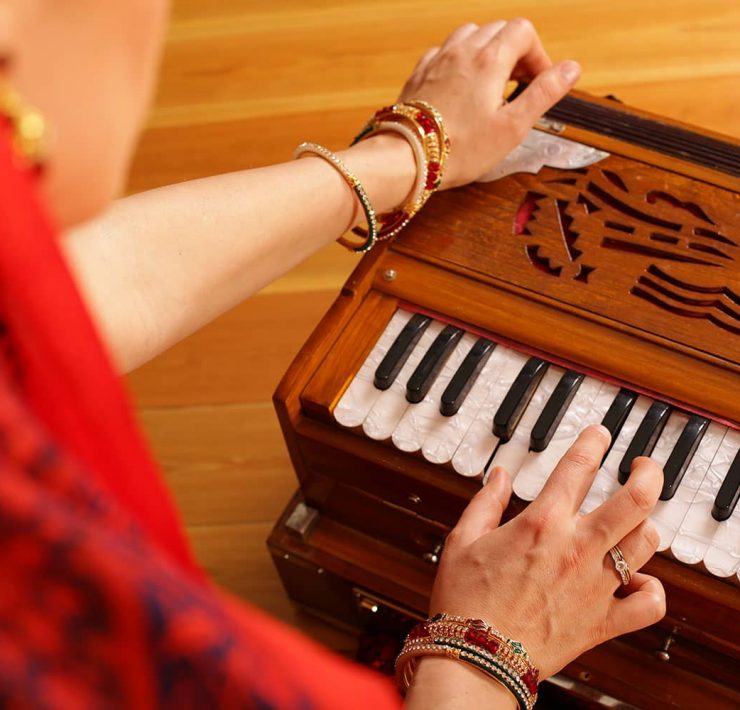 Chanting 101 Guide to Kirtan and the Power of Devotion