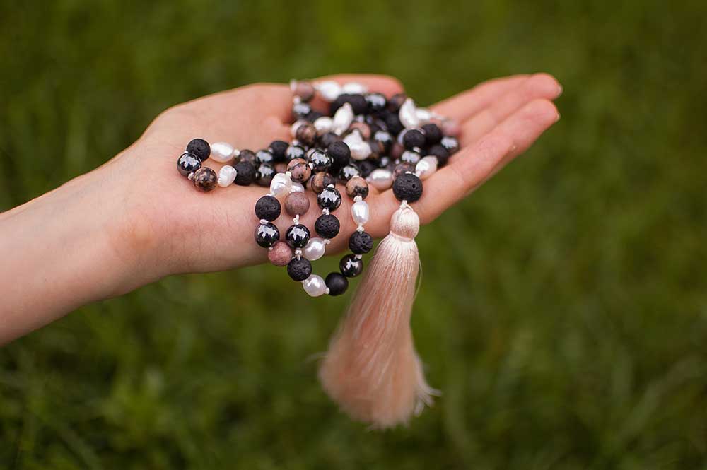 Everything You Need to Know about Mala Beads and Japa Meditation - YOGA  PRACTICE