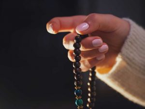 Everything You Need to Know about Mala Beads and Japa Meditation - YOGA ...