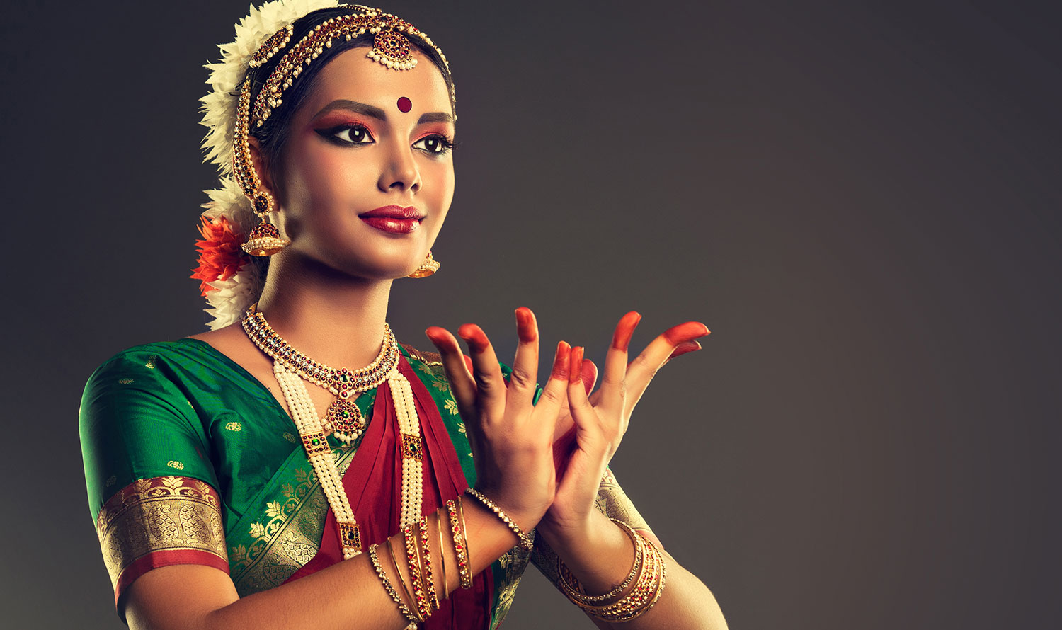 Beautiful Girl Dancer of Indian Classical Dance Bharatanatyam Stock Image -  Image of indian, dress: 35039505