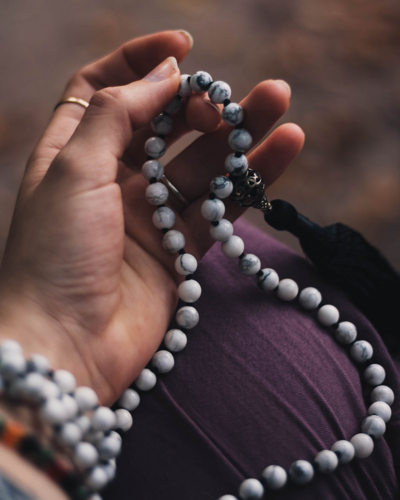 How to Use Mala Beads for Meditation – MalaBeads